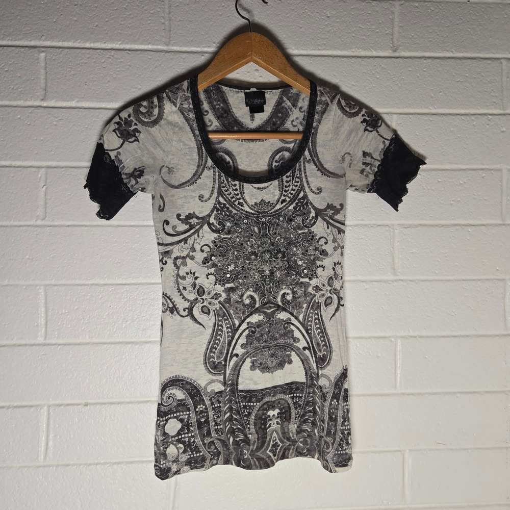 Daytrip Womens Tee Paisley Rhinestone Lace Trim Tattoo Small Y2K Grunge Boho Bro
